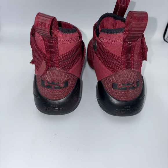 Nike LeBron Soldier 11 Team Red Burgundy Basketball Shoes 897646-600 Mens 9.5 main image 8